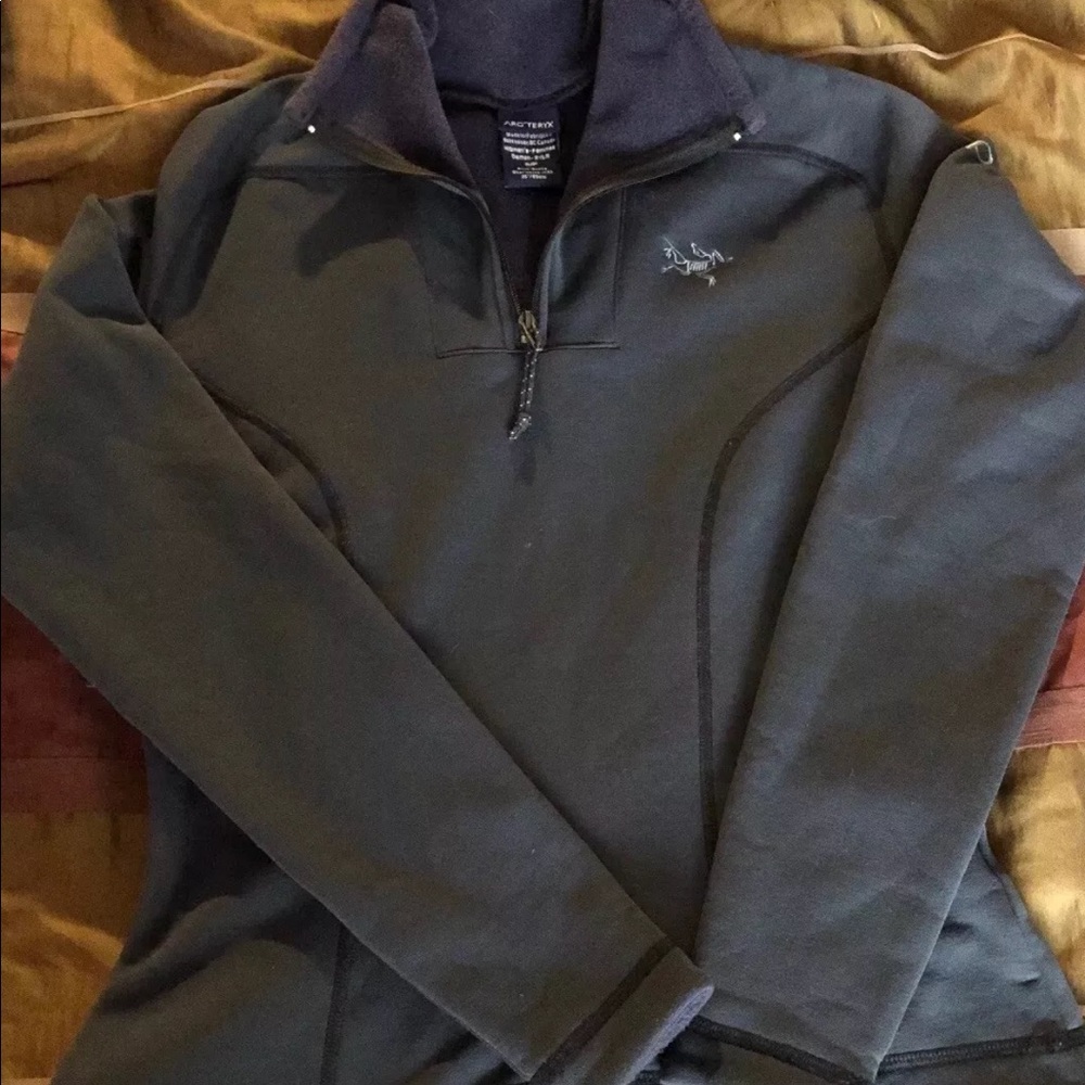Women’s Small Arcteryx Base Layer 3/4 zip pullover